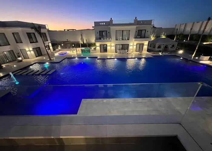 فيلة Unique Beige Adults Only *